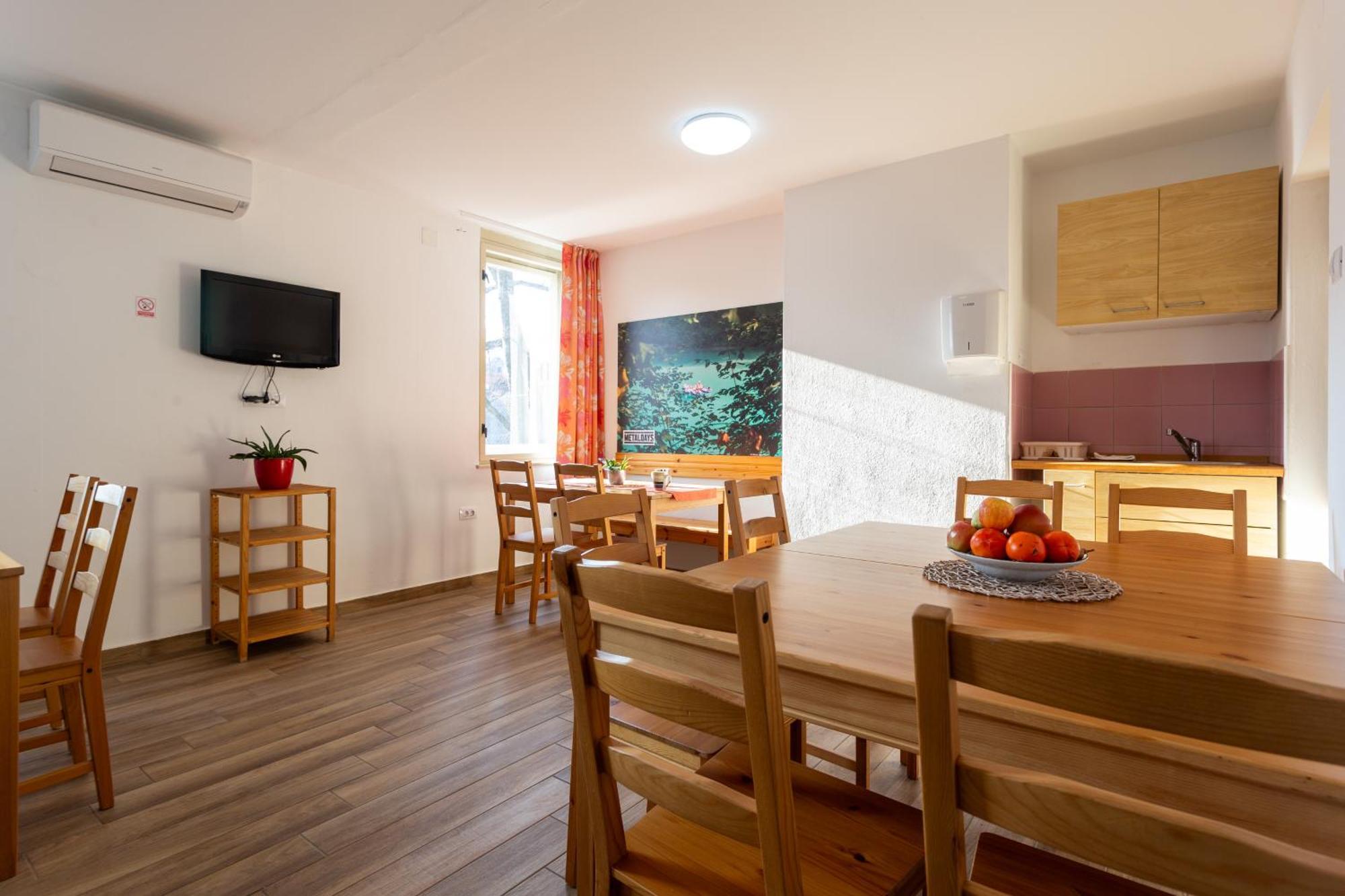 Yapka Rooms 托尔明 外观 照片